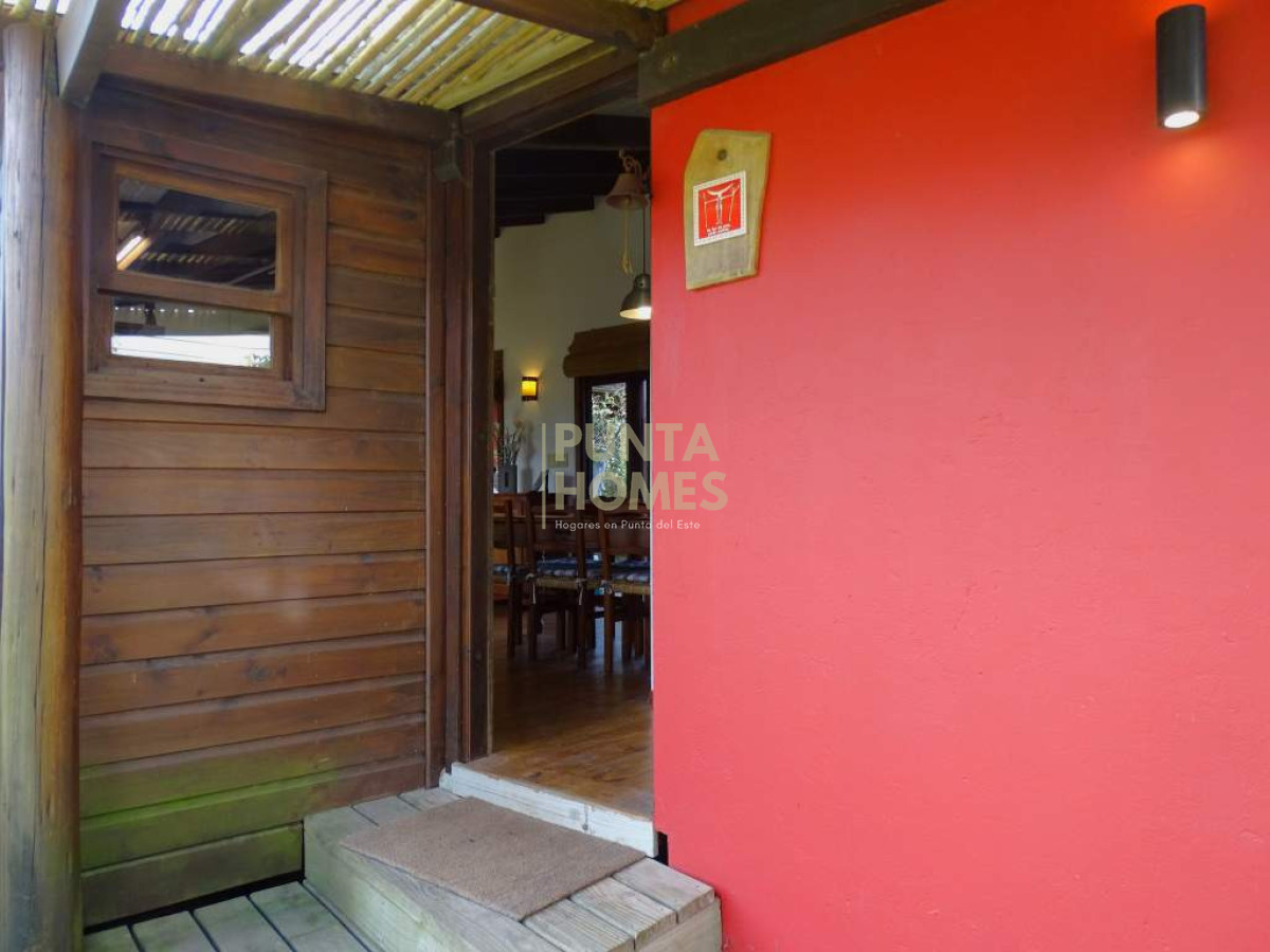 Casa ID.3919 - Venta de Casa de 2 dormitorios en Punta del Diablo zona Rivero
