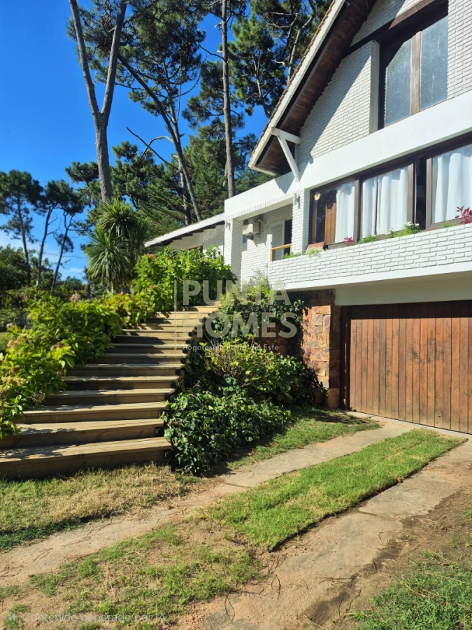 Casa ID.3835 - Venta de casa de 5 dormitorios en San Rafael, Punta del Este.