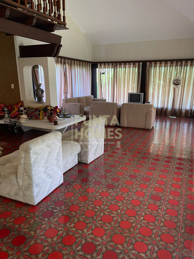 Casa ID.3839 - Venta de amplia casa en San Rafel