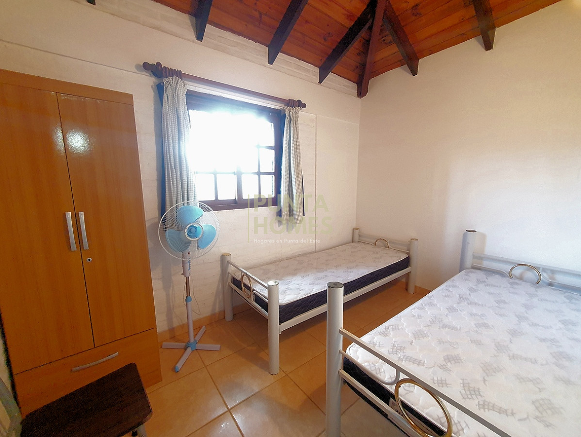 Casa ID.3806 - Venta de casa de 3 dormitorios en Cantegril, Punta del Este.