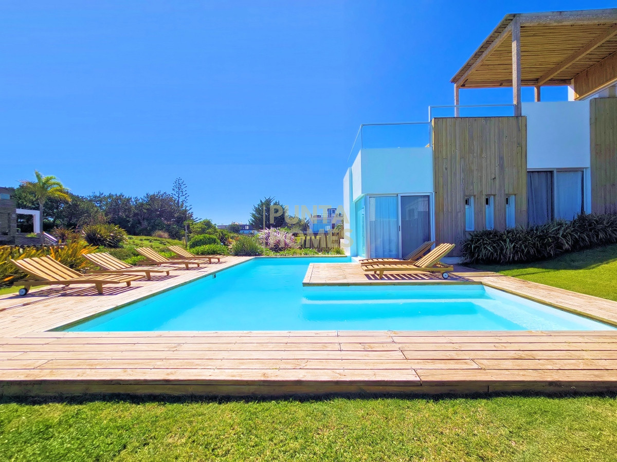 Casa ID.82 - Alquiler Casa para 10 personas Punta Ballena, Punta del Este.