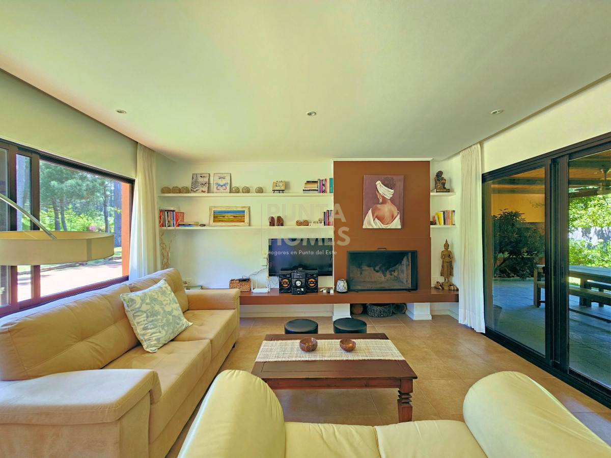Casa ID.3788 - Venta de casa de 2 dormitorios en Barrio Privado en Punta del Este.