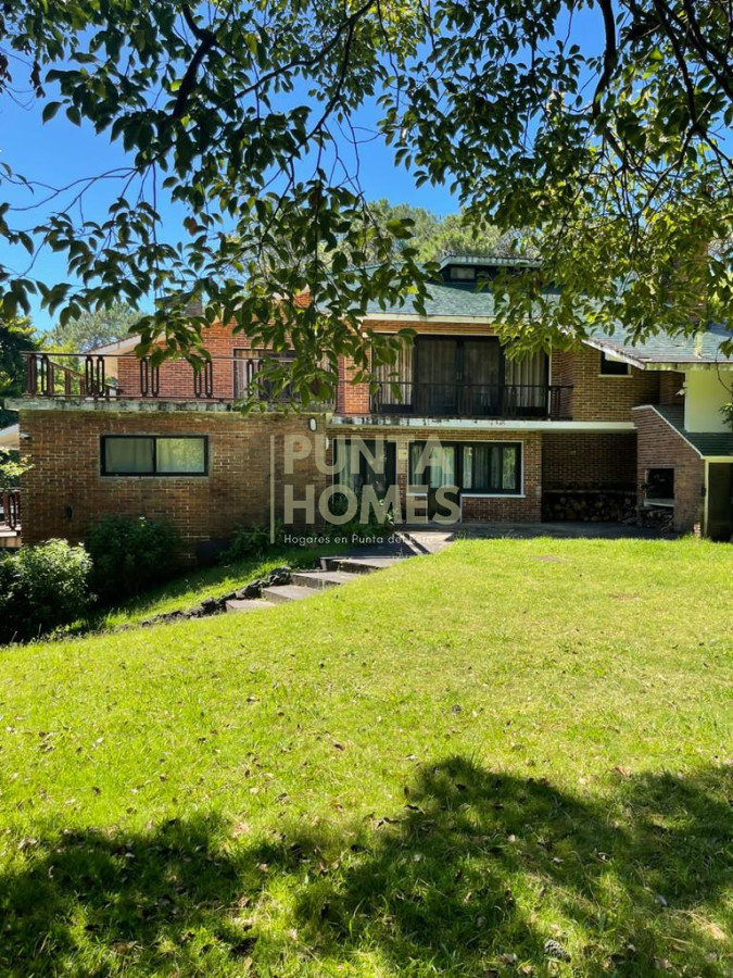Casa ID.3839 - Venta de amplia casa en San Rafel