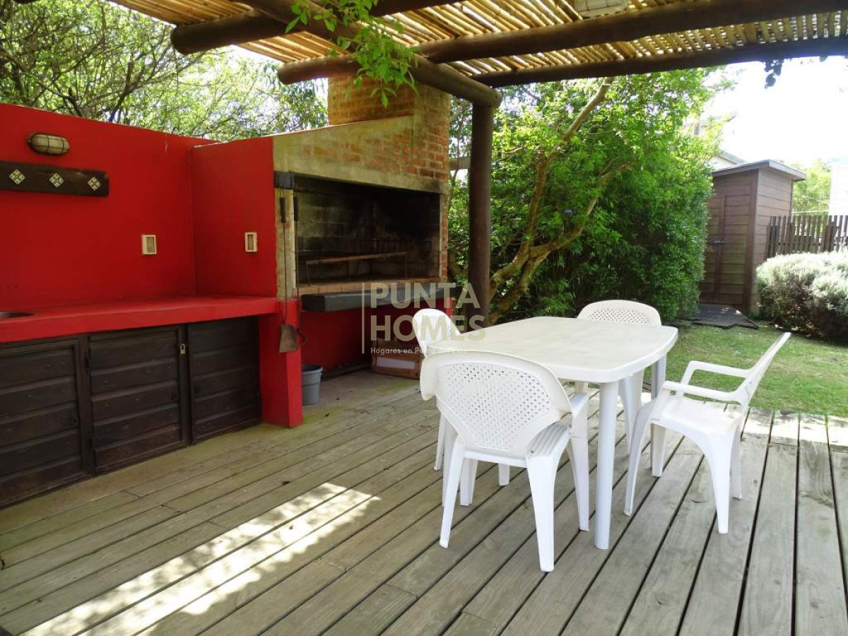 Casa ID.3919 - Venta de Casa de 2 dormitorios en Punta del Diablo zona Rivero