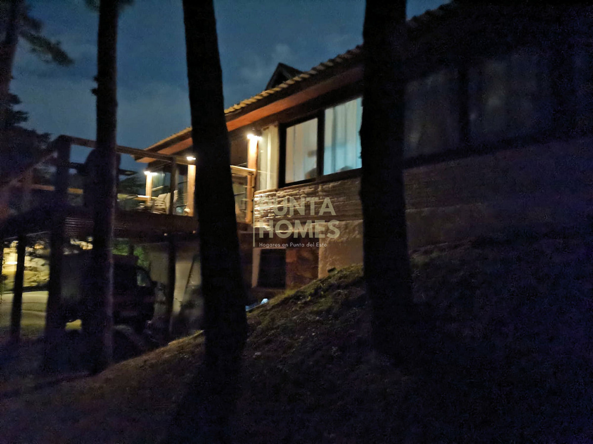 Casa ID.3835 - Venta de casa de 4 dormitorios en San Rafael, Punta del Este.