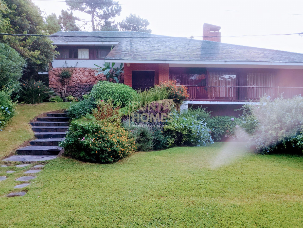Casa ID.3839 - Venta de amplia casa en San Rafel