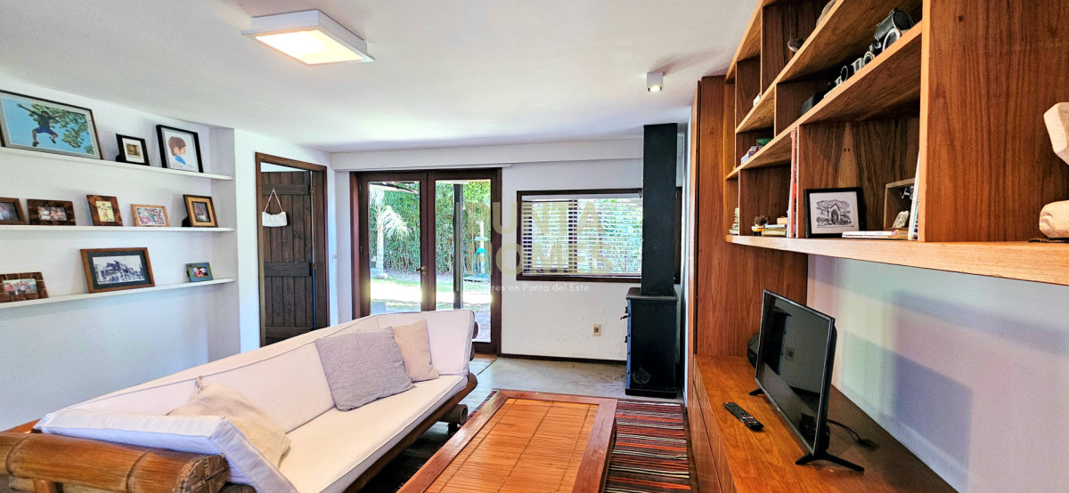 Casa ID.3922 - Venta de casa de 4 dormitorios y 3 baños en El Chorro, Punta del Este, Maldonado.