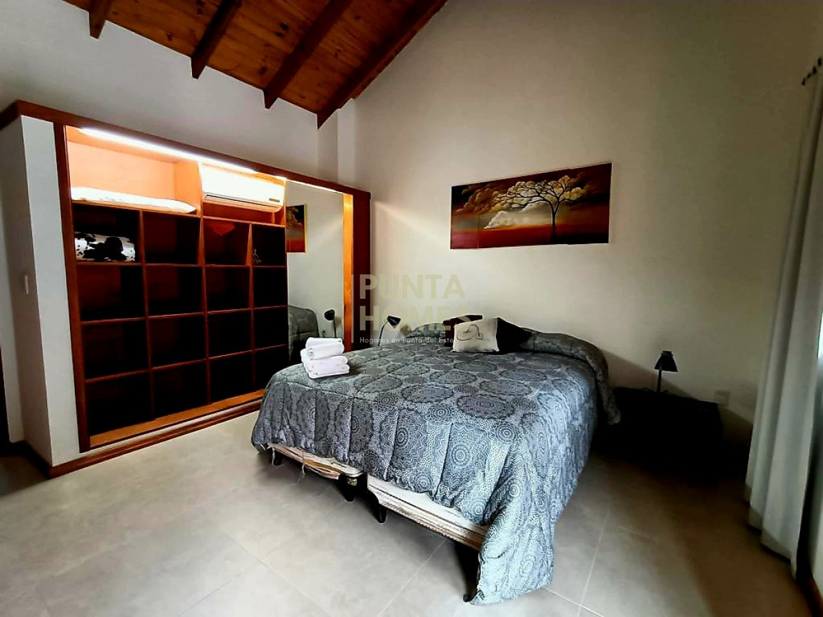Casa ID.3956 - Venta amplia casa en Solanas 