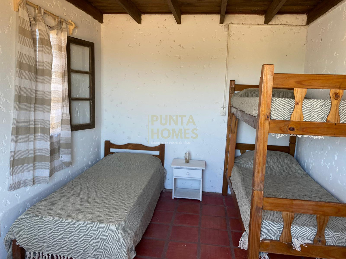 Casa ID.3858 - Venta casa con 4 dormitorios en Punta del Diablo 