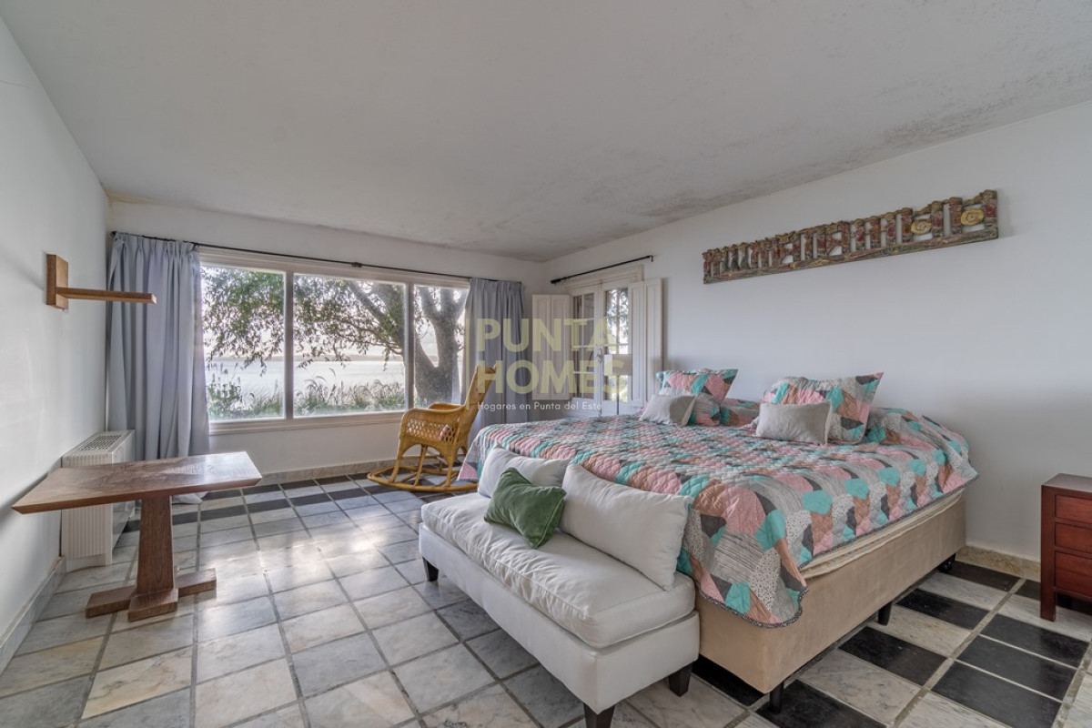 Casa ID.55 - Venta de Residencia de 7 dormitorios en Laguna del Sauce, Punta del Este