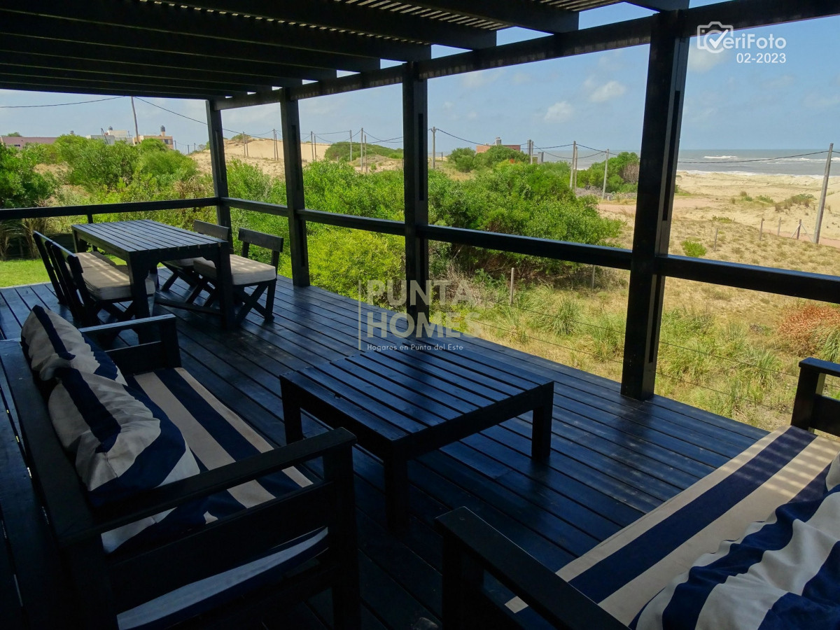 Casa ID.3842 - Venta Espectacular casa frente al mar en Punta del Diablo