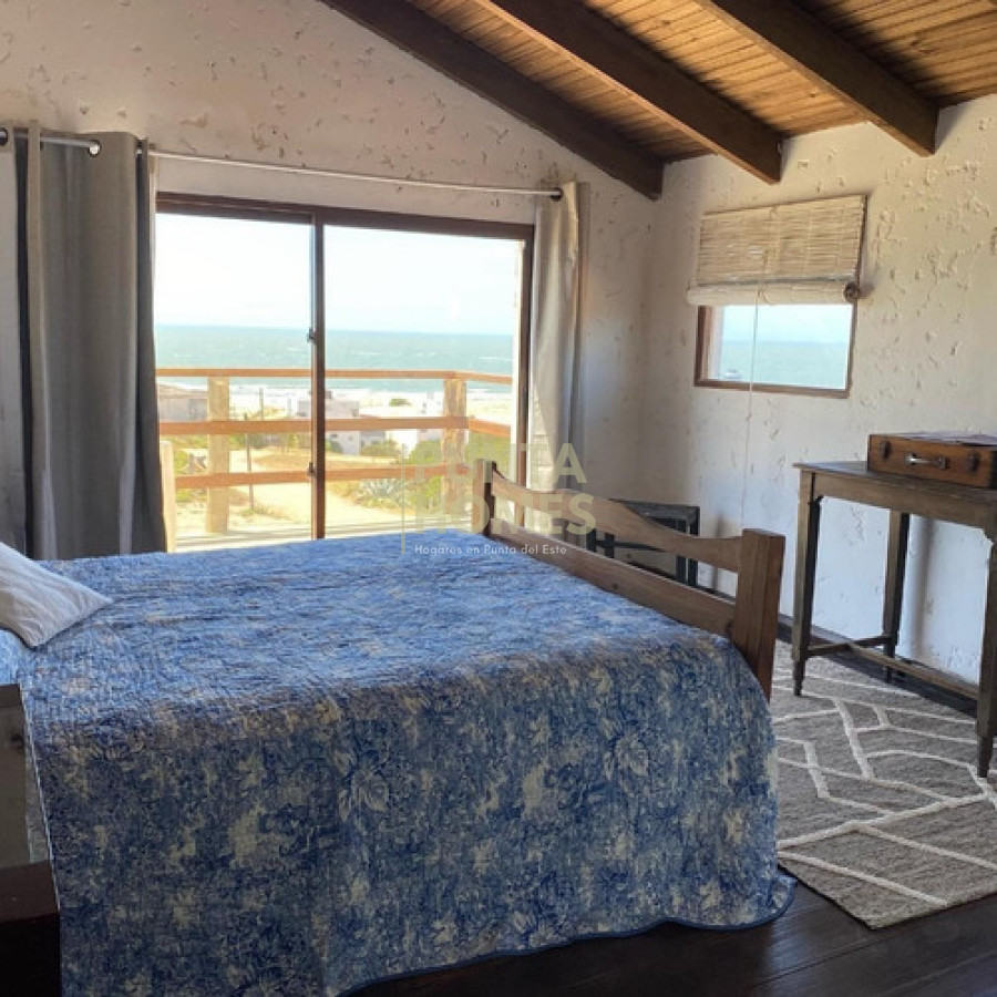 Casa ID.3858 - Venta casa con 4 dormitorios en Punta del Diablo 