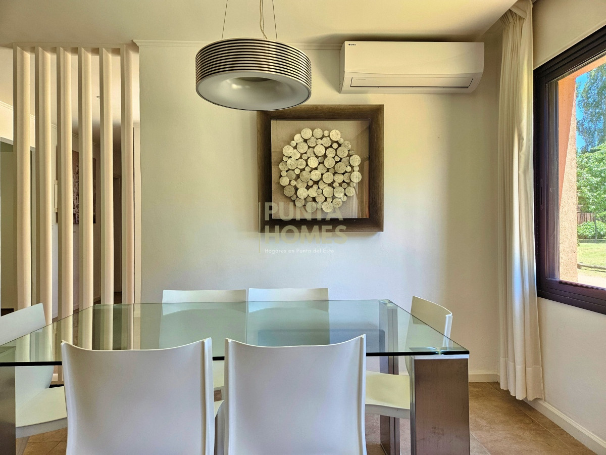 Casa ID.3788 - Venta de casa de 2 dormitorios en Barrio Privado en Punta del Este.