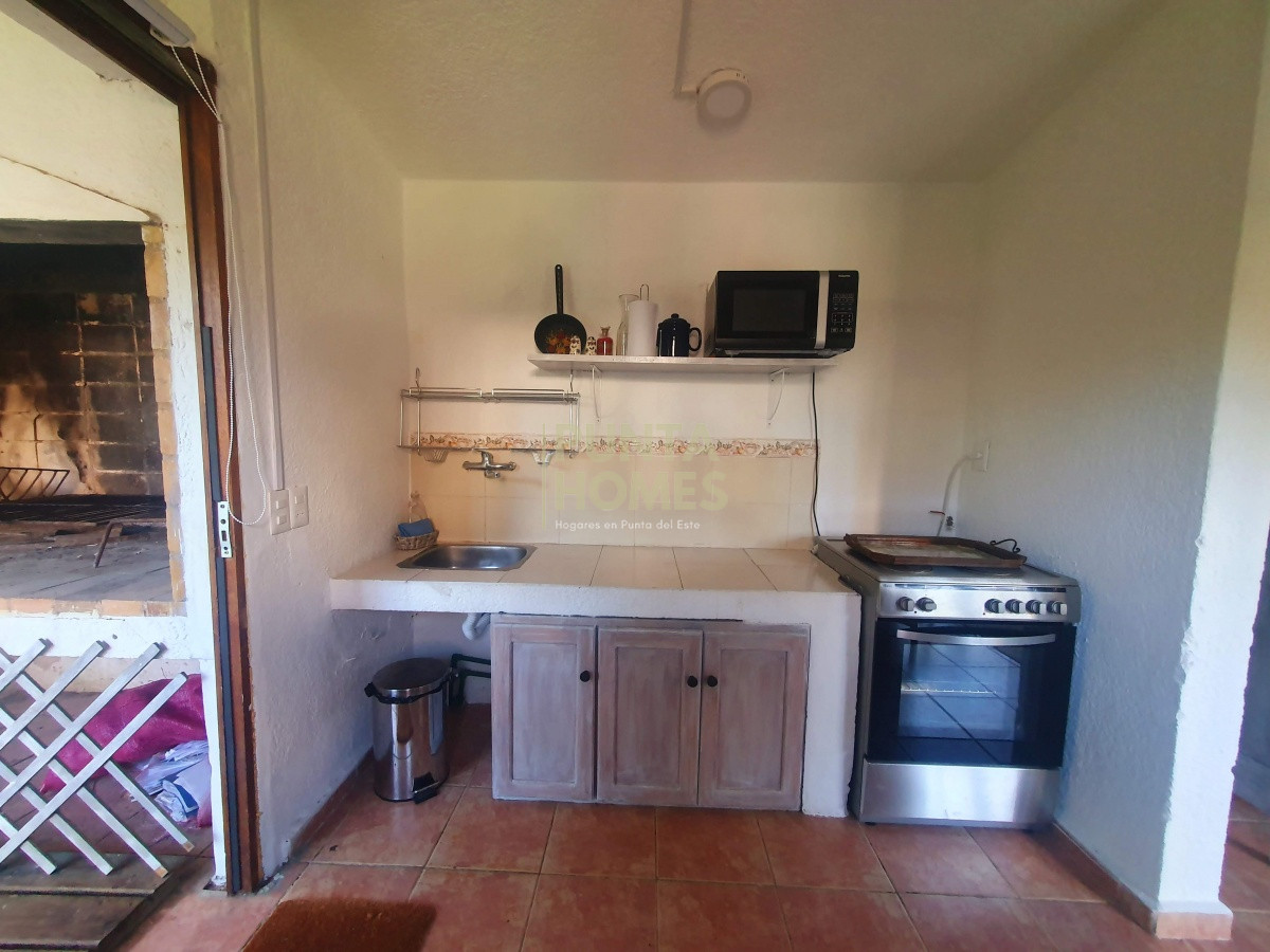 Casa ID.1639 - Venta de casa de 3 dormitorios, 3 baños + casa de huéspedes en Pinares, Playa Mansa, Punta del Este.