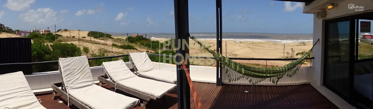Casa ID.3842 - Venta Espectacular casa frente al mar en Punta del Diablo