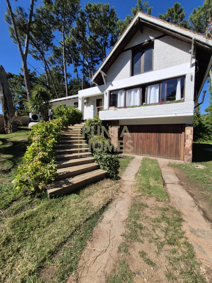 Casa ID.3835 - Venta de casa de 5 dormitorios en San Rafael, Punta del Este.