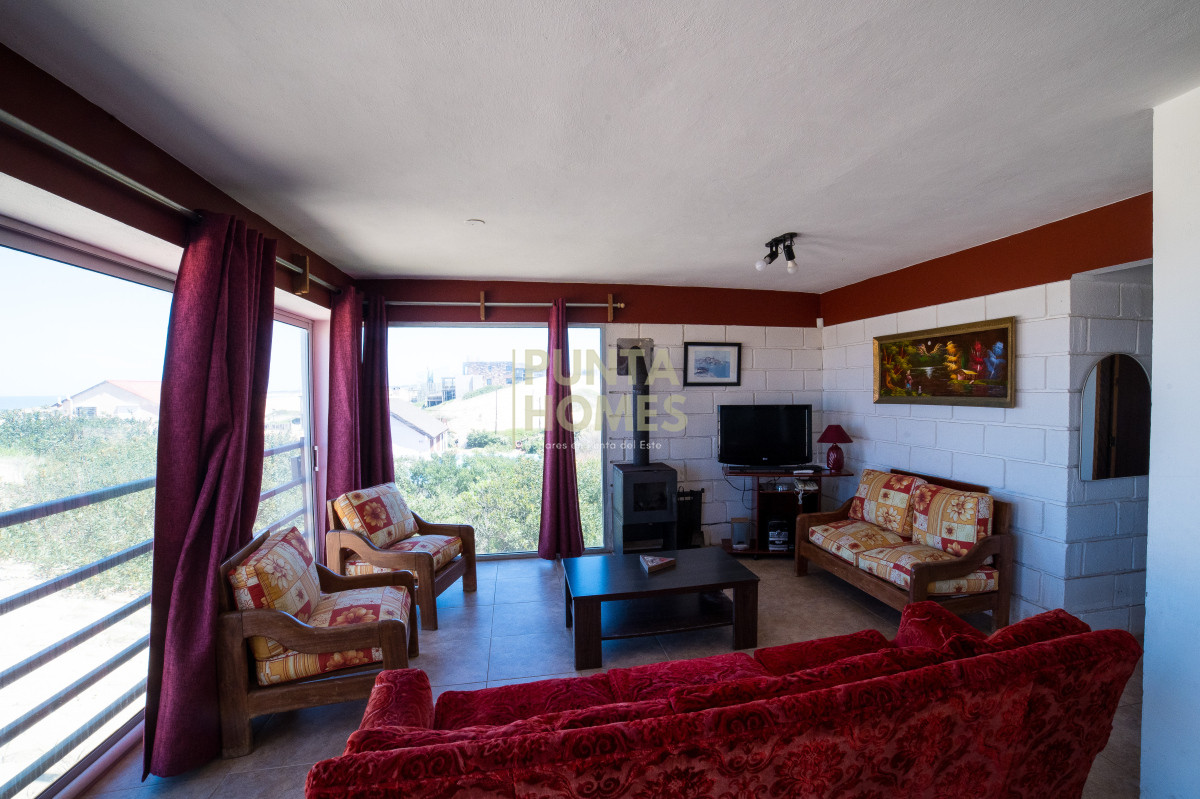 Casa ID.3843 - Venta exclusiva casa en primera linea