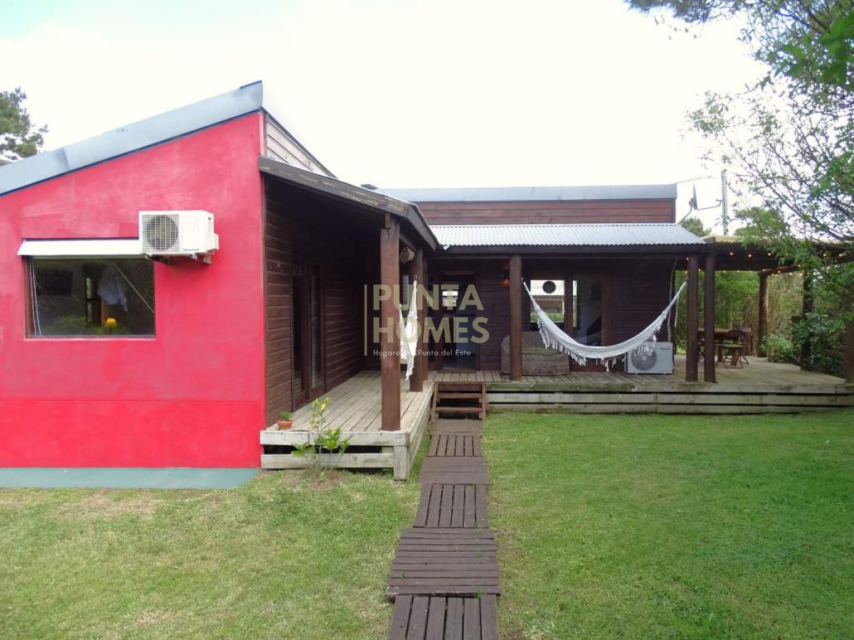 Casa ID.3919 - Venta de Casa de 2 dormitorios en Punta del Diablo zona Rivero