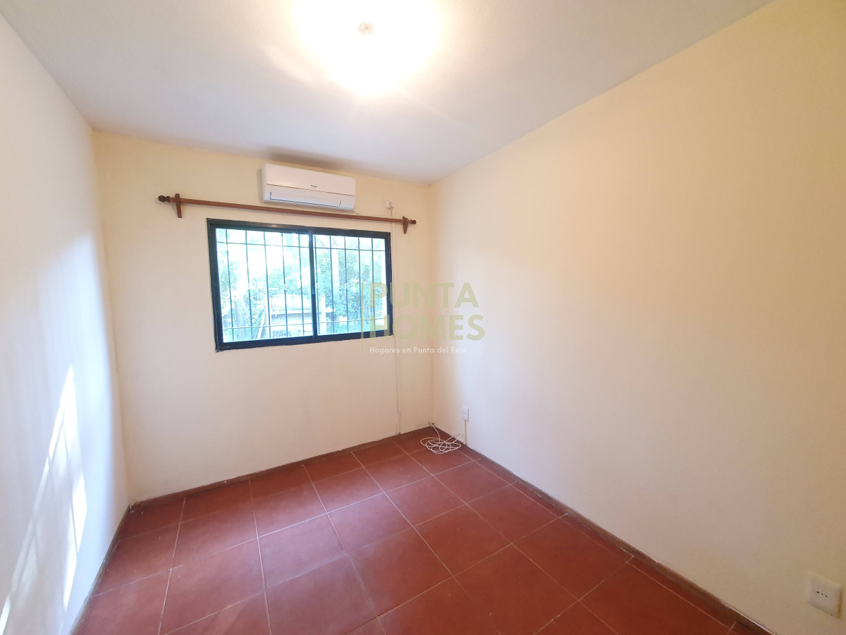 Casa ID.1691 - Venta de casa de 3 dormitorios y 2 baños en Pinares, Punta del Este.