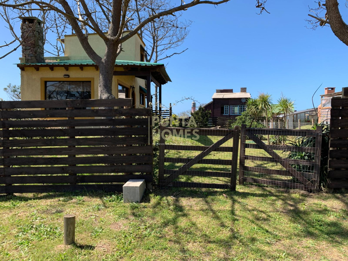 Casa ID.3848 - Venta casa Punta del diablo a 3 cuadras de la playa 