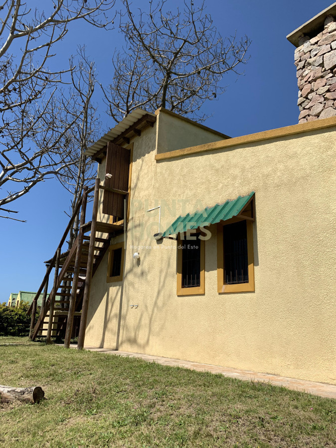 Casa ID.3848 - Venta casa Punta del diablo a 3 cuadras de la playa 