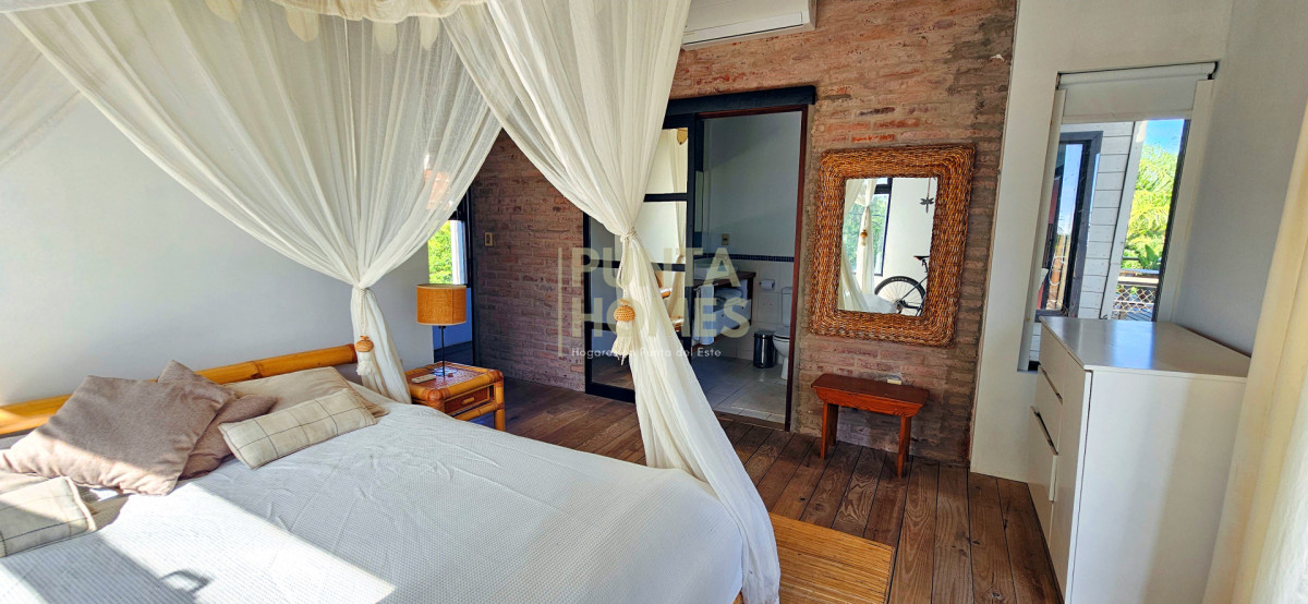 Casa ID.3922 - Venta de casa de 4 dormitorios y 3 baños en El Chorro, Punta del Este, Maldonado.