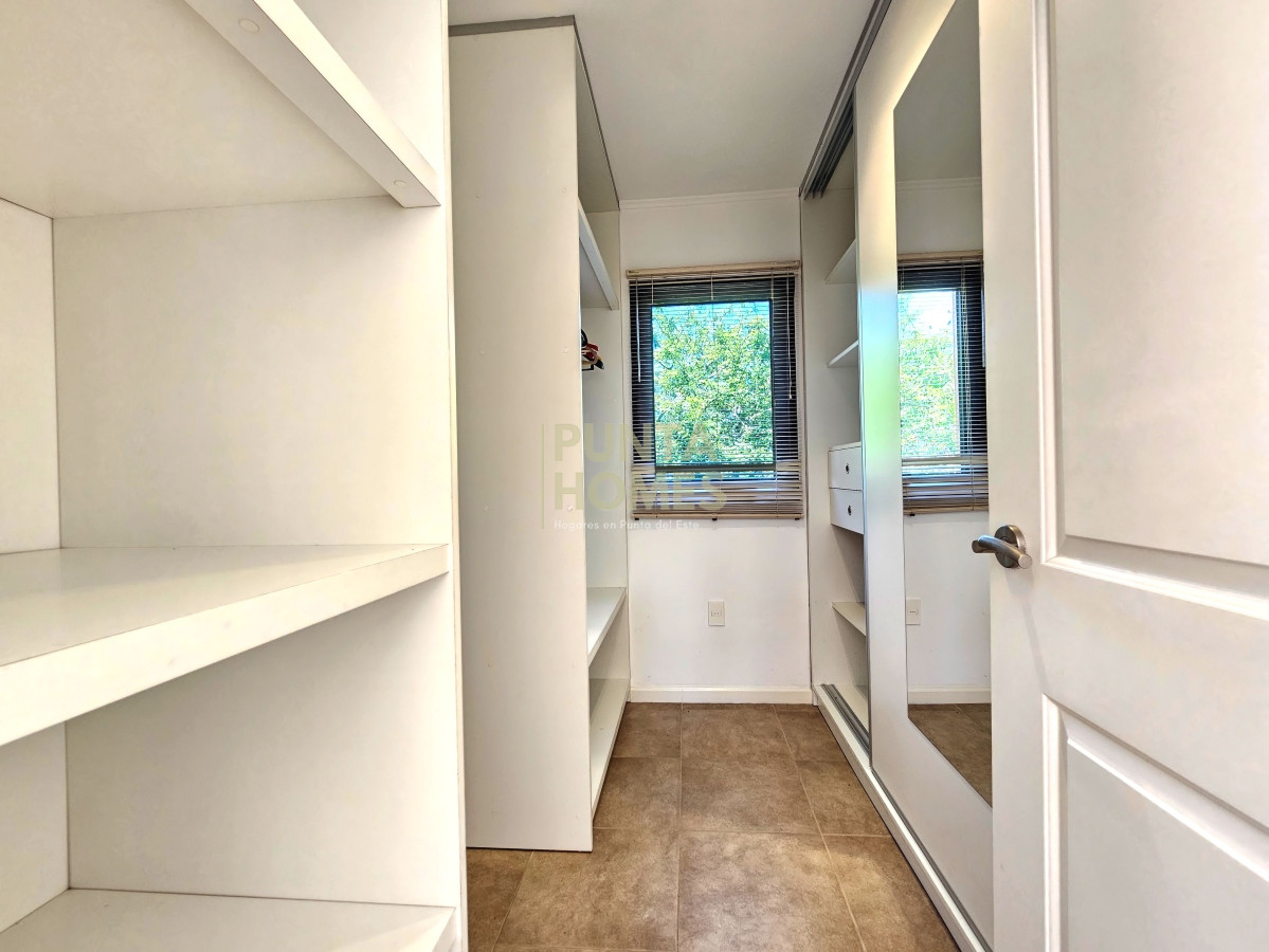 Casa ID.3788 - Venta de casa de 2 dormitorios en Barrio Privado en Punta del Este.