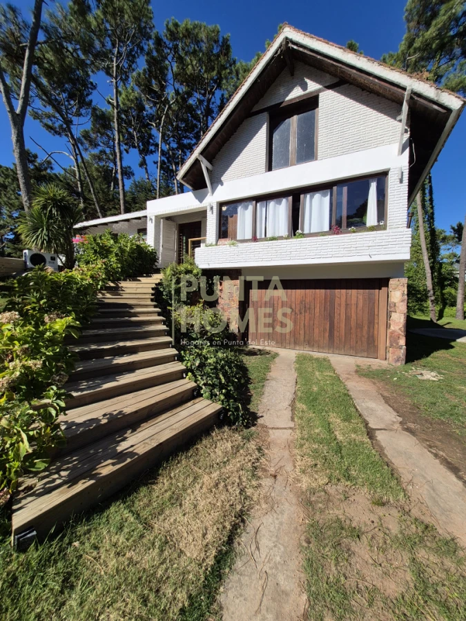 Casa ID.3835 - Venta de casa de 5 dormitorios en San Rafael, Punta del Este.