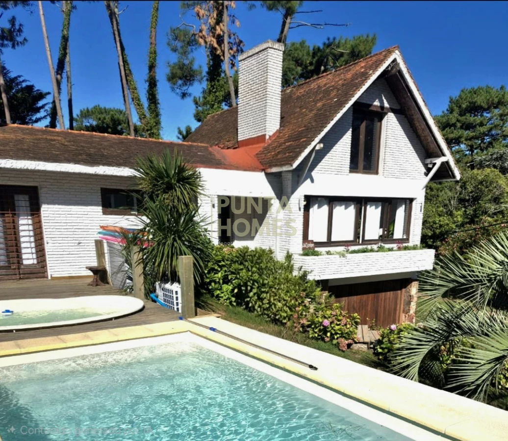 Casa ID.3835 - Venta de casa de 5 dormitorios en San Rafael, Punta del Este.