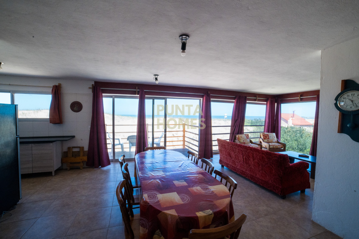 Casa ID.3843 - Venta exclusiva casa en primera linea
