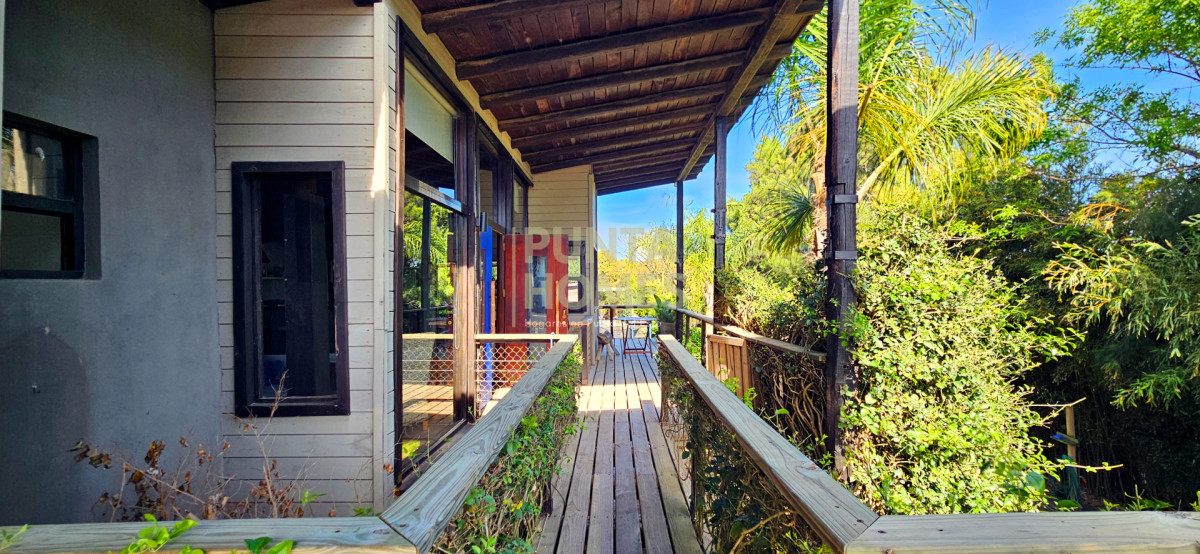 Casa ID.3922 - Venta de casa de 4 dormitorios y 3 baños en El Chorro, Punta del Este, Maldonado.