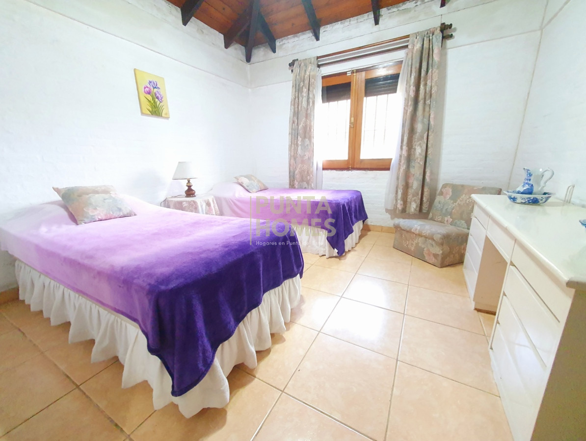 Casa ID.3806 - Venta de casa de 3 dormitorios en Cantegril, Punta del Este.