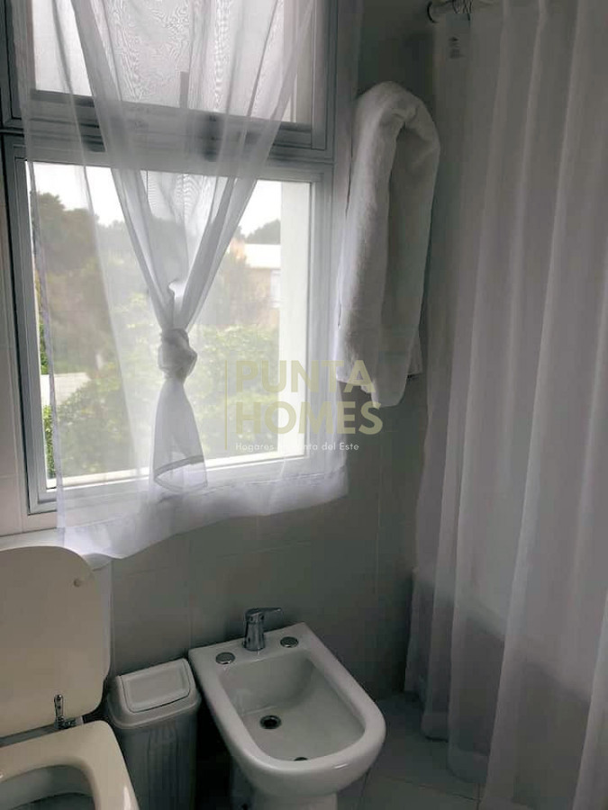 Casa ID.82 - Alquiler Casa para 10 personas Punta Ballena, Punta del Este.