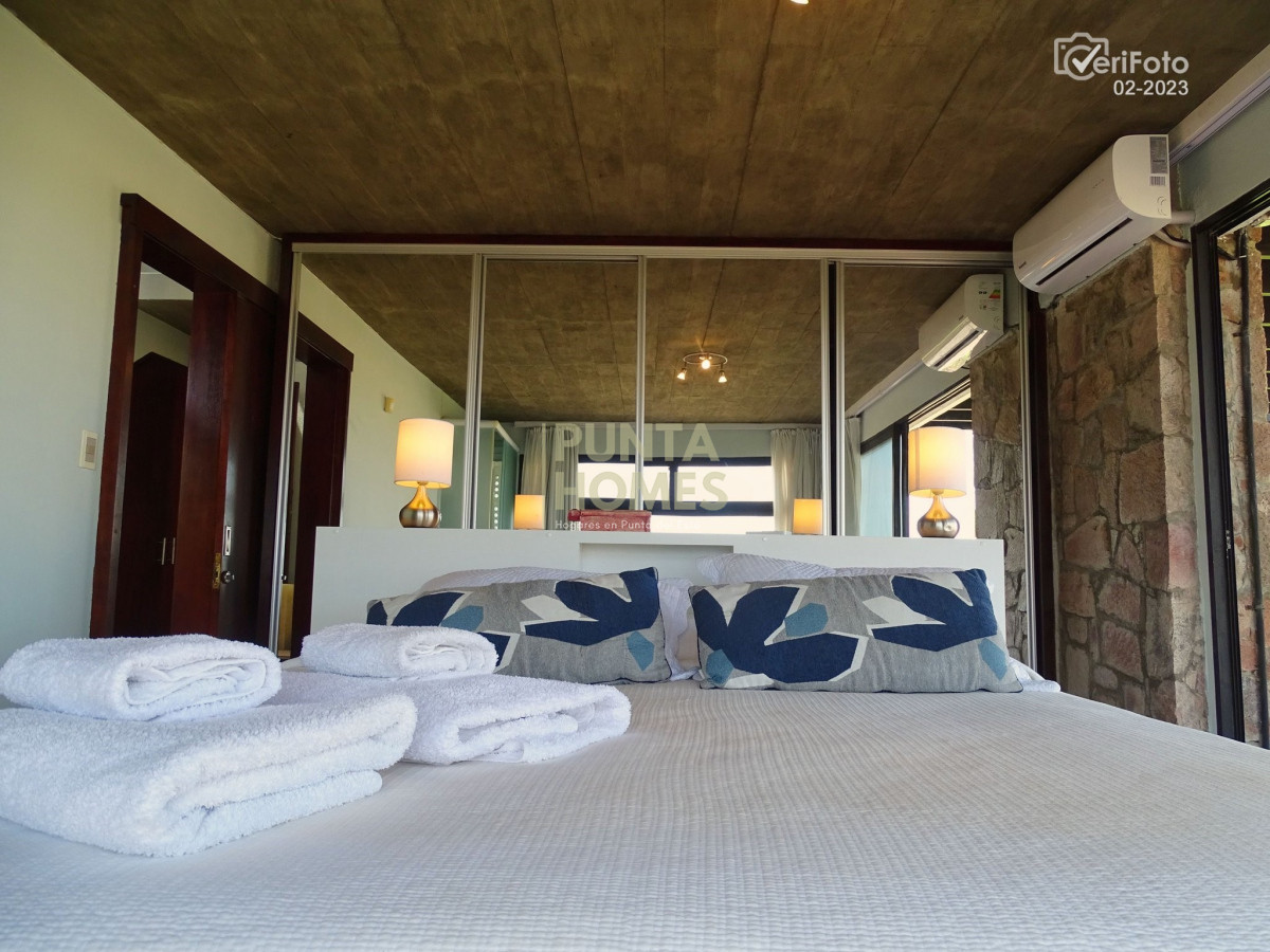 Casa ID.3842 - Venta Espectacular casa frente al mar en Punta del Diablo