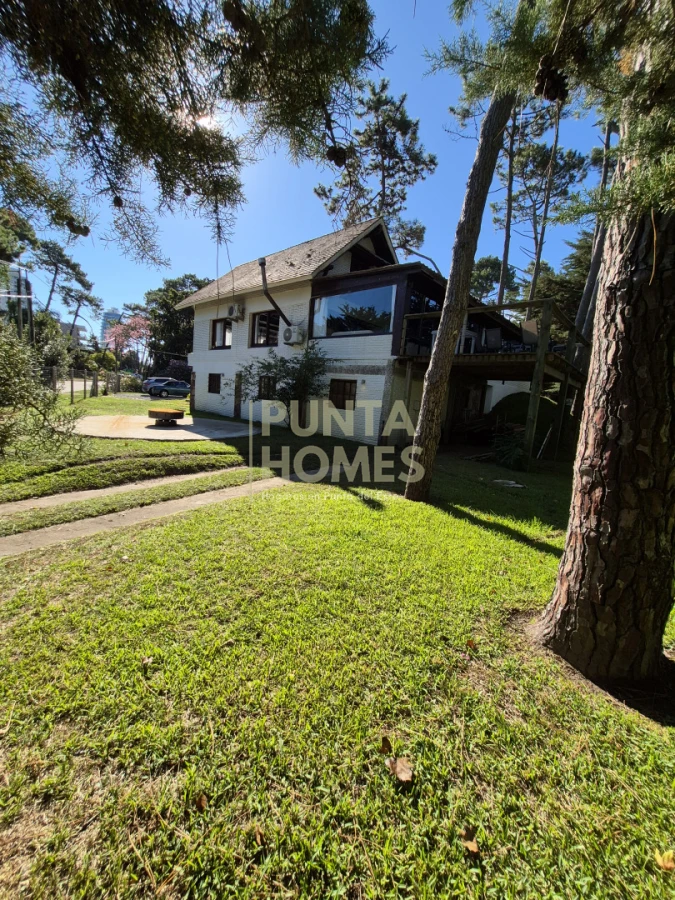 Casa ID.3835 - Venta de casa de 5 dormitorios en San Rafael, Punta del Este.