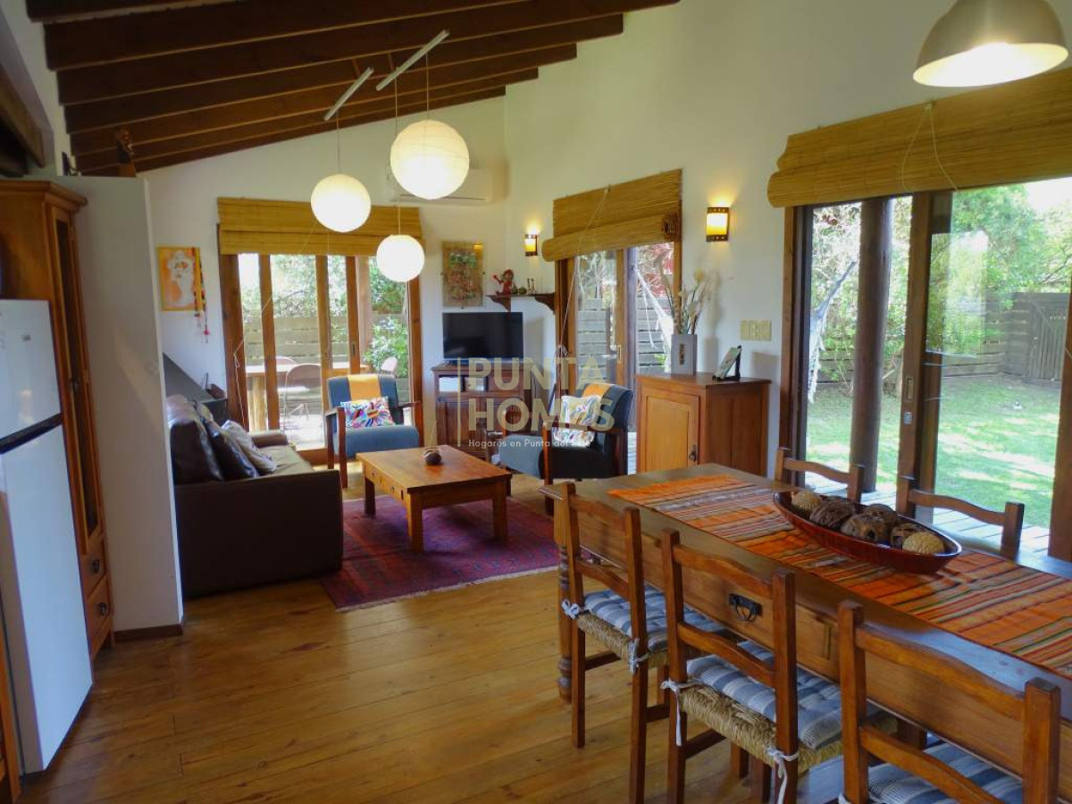 Casa ID.3919 - Venta de Casa de 2 dormitorios en Punta del Diablo zona Rivero