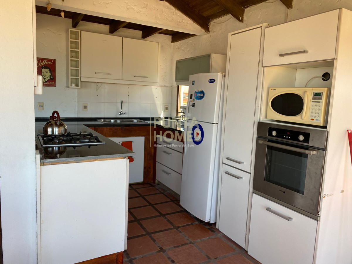 Casa ID.3858 - Venta casa con 4 dormitorios en Punta del Diablo 