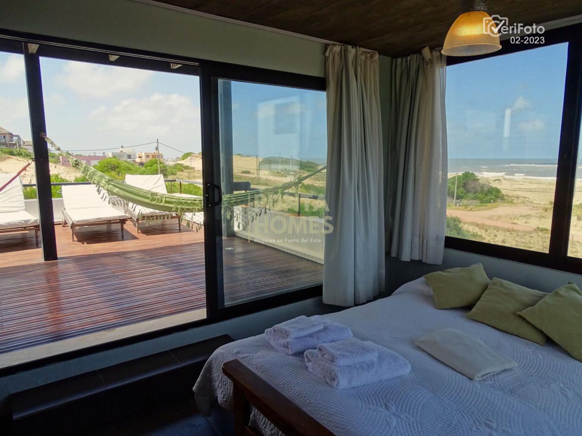 Casa ID.3842 - Venta Espectacular casa frente al mar en Punta del Diablo