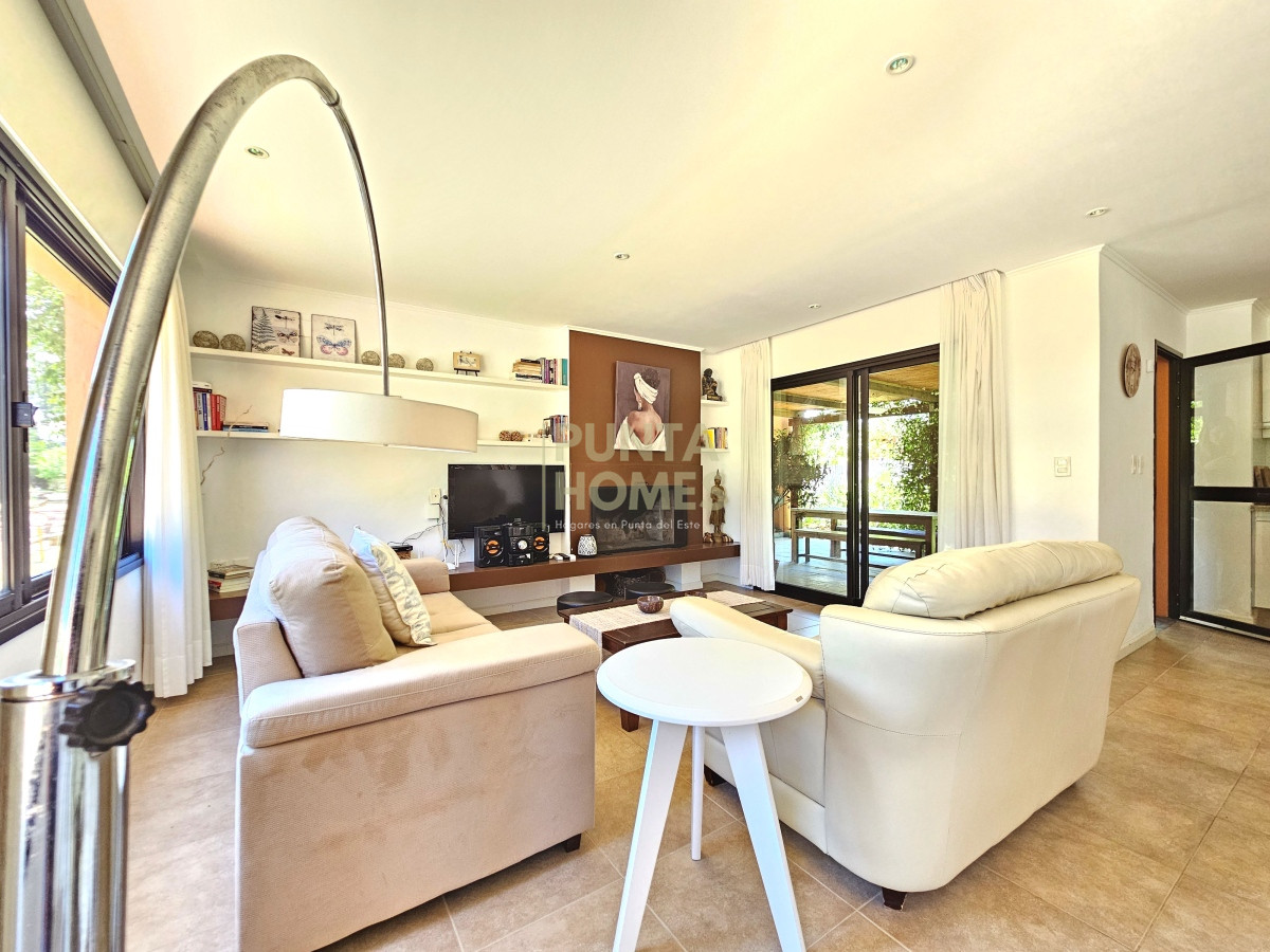 Casa ID.3788 - Venta de casa de 2 dormitorios en Barrio Privado en Punta del Este.