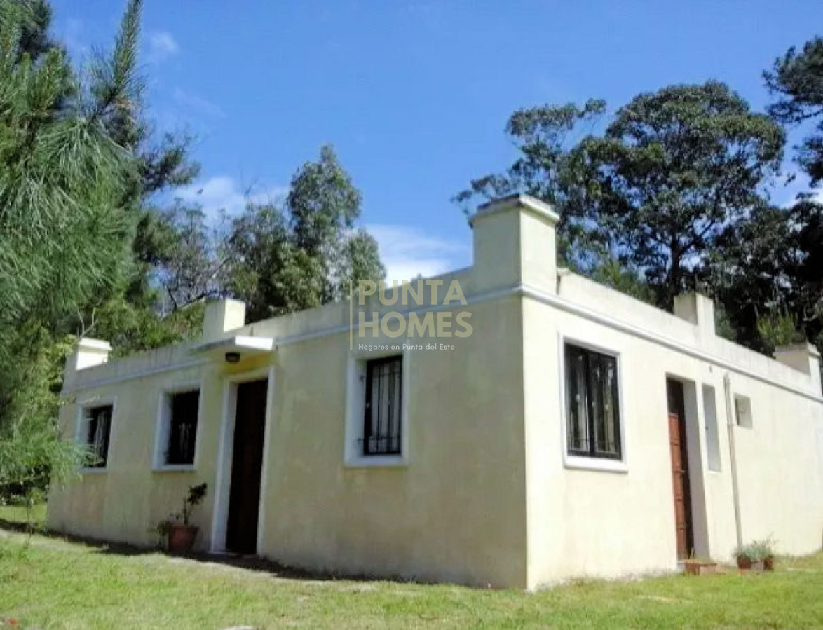 Casa ID.1691 - Venta de casa de 3 dormitorios y 2 baños en Pinares, Punta del Este.