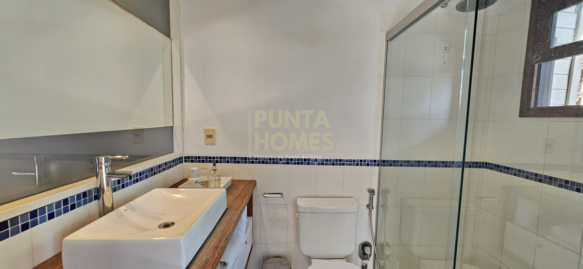 Casa ID.3922 - Venta de casa de 4 dormitorios y 3 baños en El Chorro, Punta del Este, Maldonado.