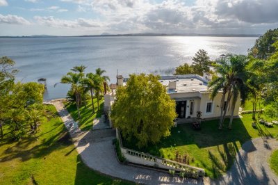 Venta de Residencia de 7 dormitorios en Laguna del Sauce, Punta del Este