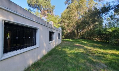 Venta de casa de 3 dormitorios y 2 baños en Pinares, Punta del Este.