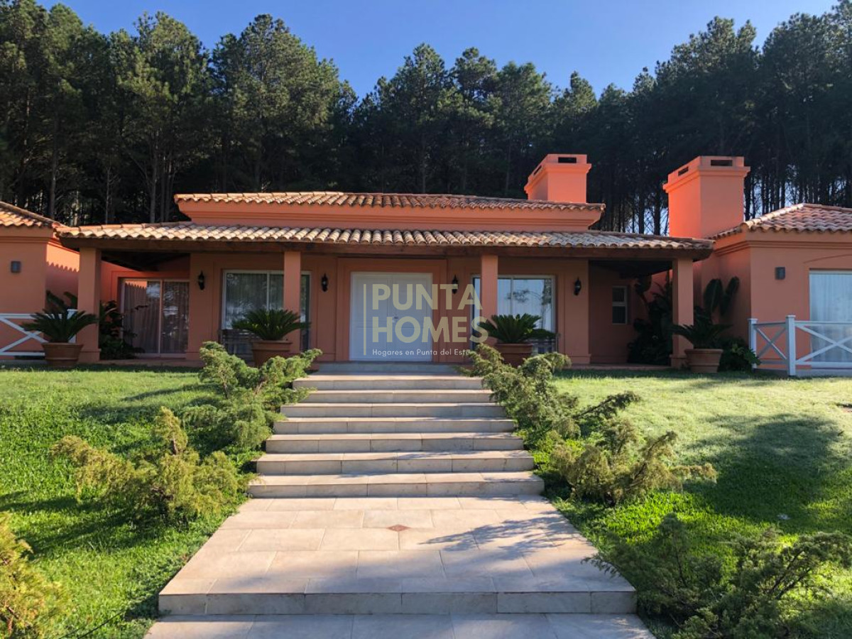 Chacra ID.1274 - Venta de chacra de 4 dormitorios en Punta del Este