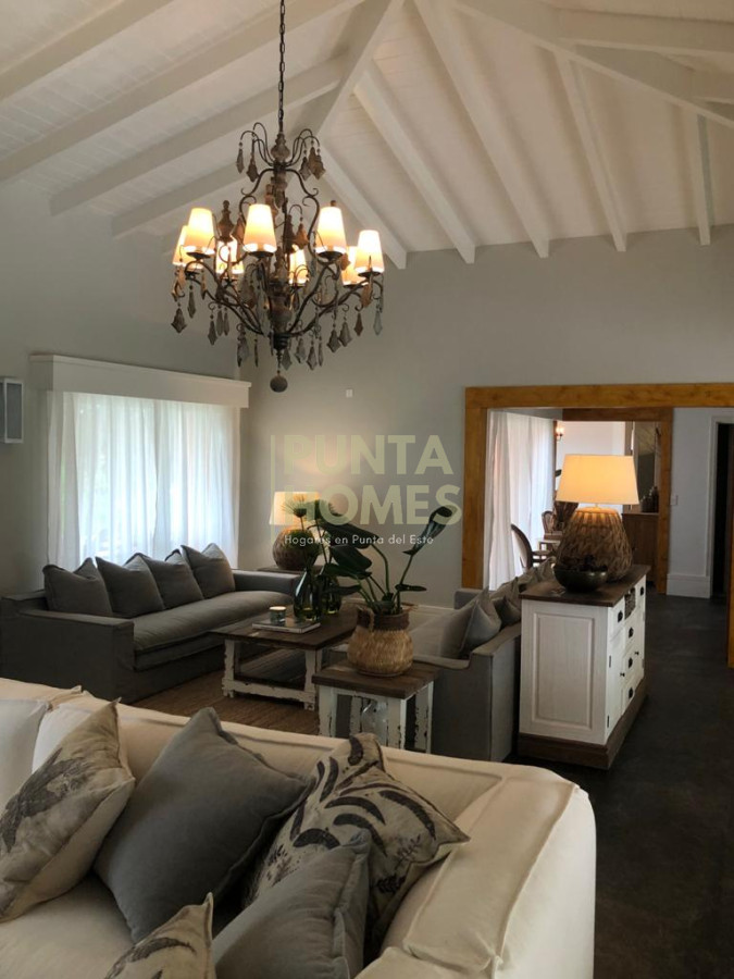 Chacra ID.1274 - Venta de chacra de 4 dormitorios en Punta del Este