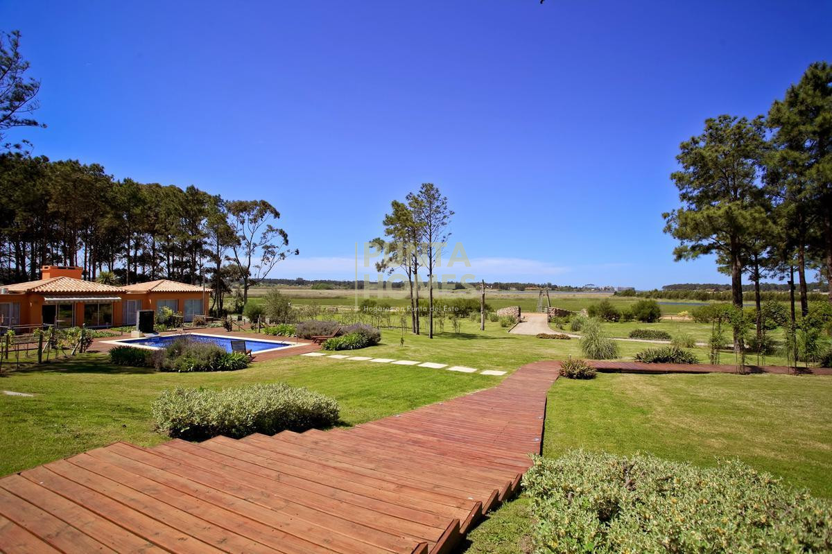 Chacra ID.1274 - Venta de chacra de 4 dormitorios en Punta del Este