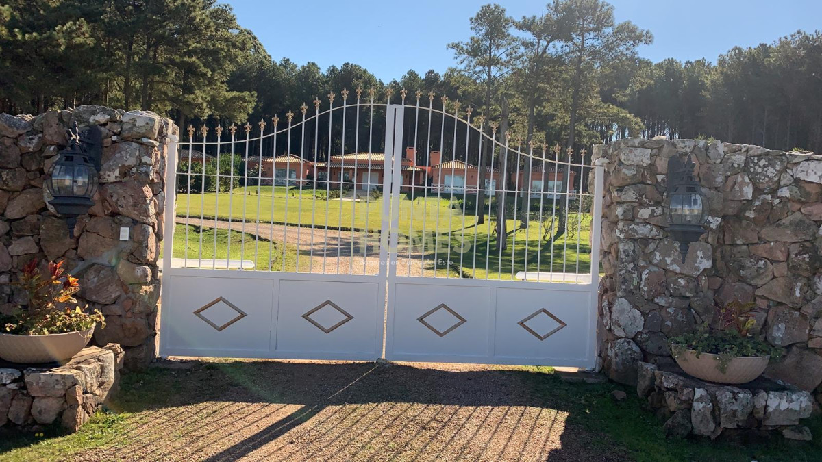 Chacra ID.1274 - Venta de chacra de 4 dormitorios en Punta del Este