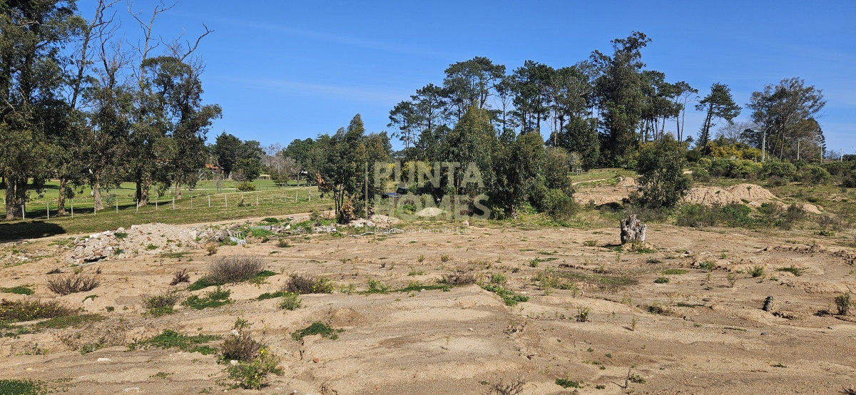 Terreno ID.3793 - **Venta** Terrenos en venta frente a Club de Golf de Punta del Este