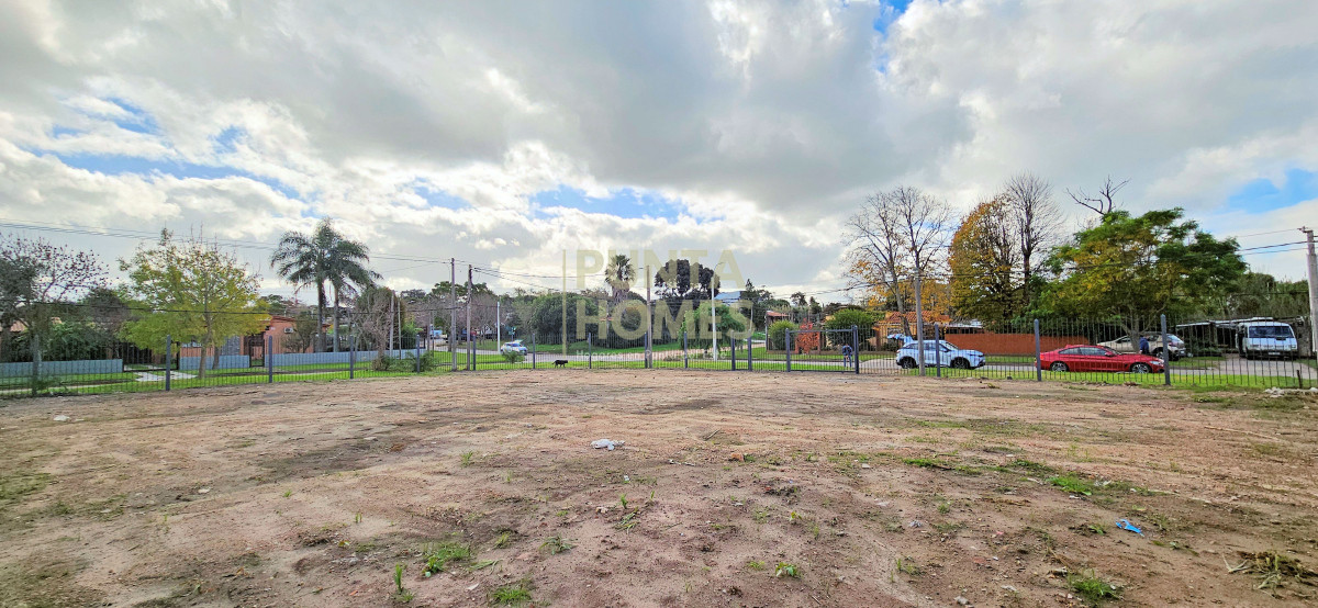 Terreno ID.3849 - Venta y alquiler de Terreno en Carrasco Norte, Montevideo.
