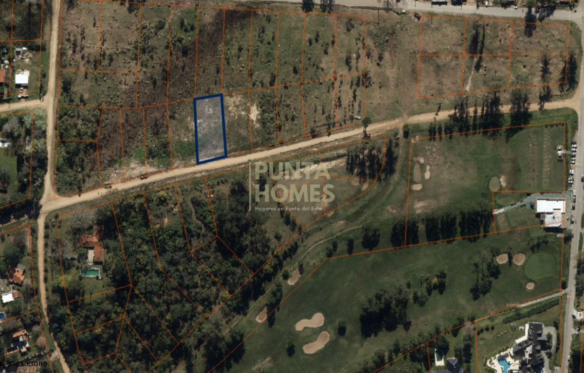 Terreno ID.1802 - Venta de Terreno de 1368 m2 frente al Club de Golf de Punta del Este.